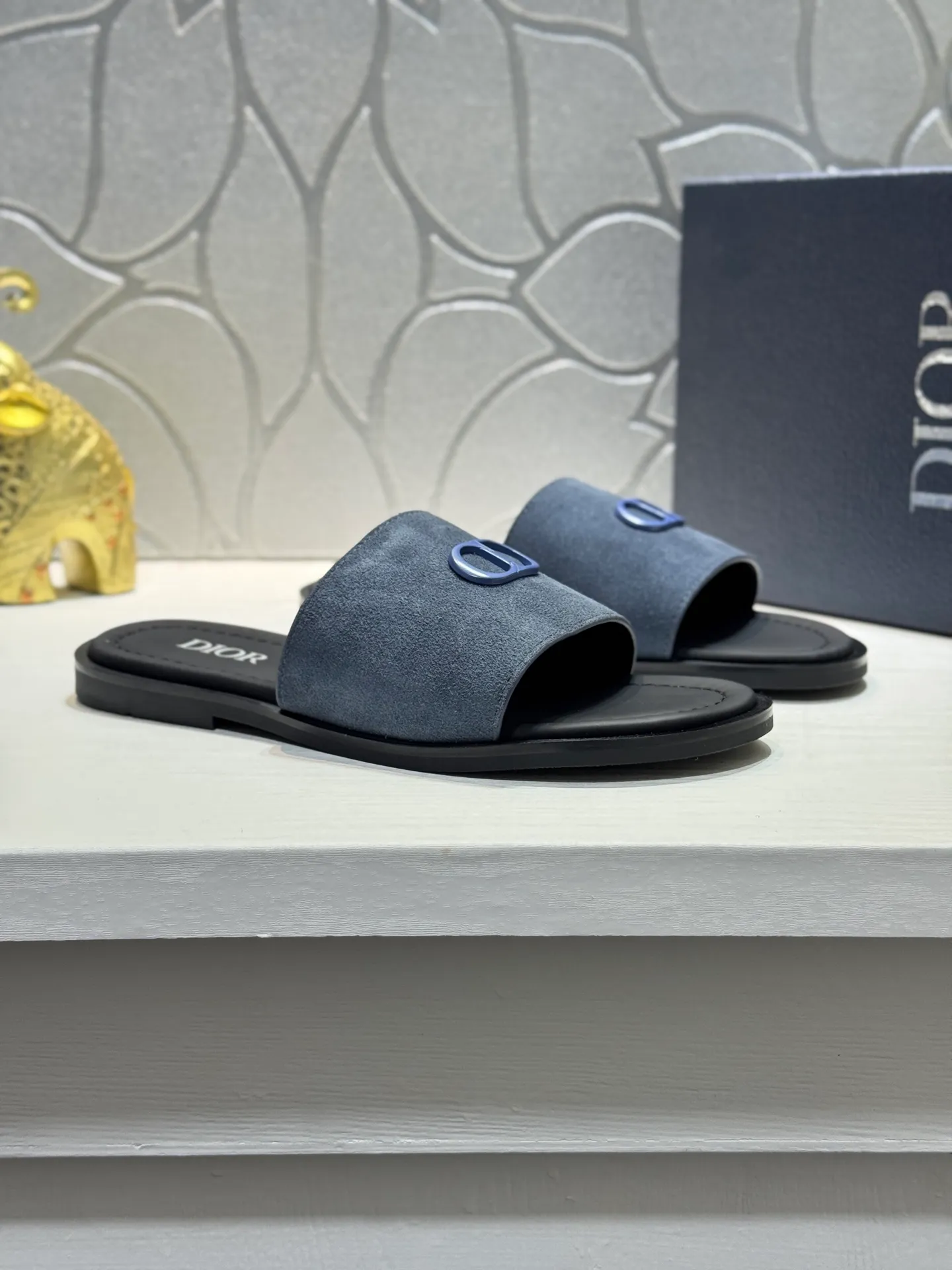 Men's men's shoes 💰320 [New style] 🦇🦇𝐂𝐡𝐫𝐢𝐬𝐭𝐢𝐚𝐧 𝐃𝐢𝐨𝐫 Dior slippers - the latest hot sandals, classic sandals, original replicas, super durable and versatile, cowhide leather with hardware accessories, very comfortable on the feet Look slim and white. Original molded outsole size: 38-44 (.45. Customized